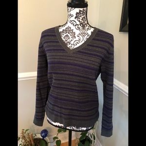 V-neck ribbed sweater gray and purple
